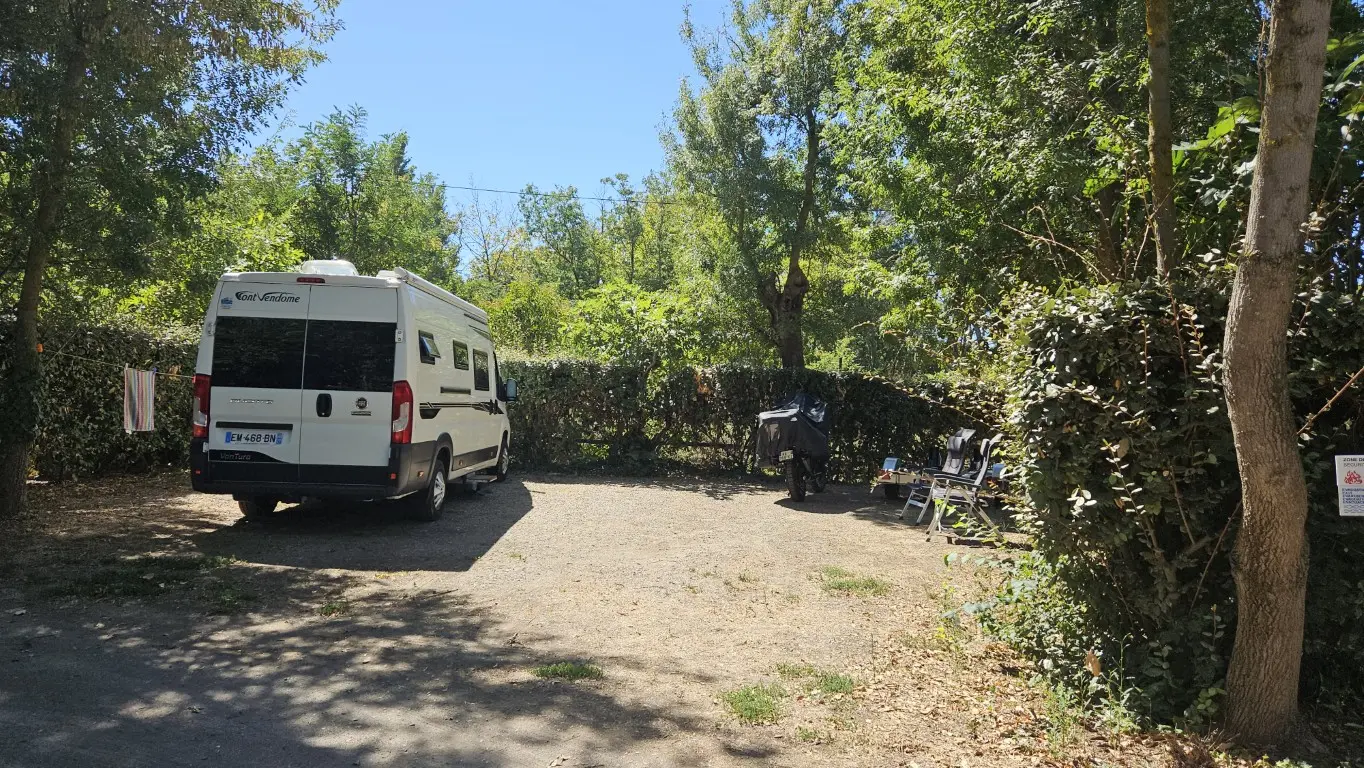emplacement spacieux camping narbonne