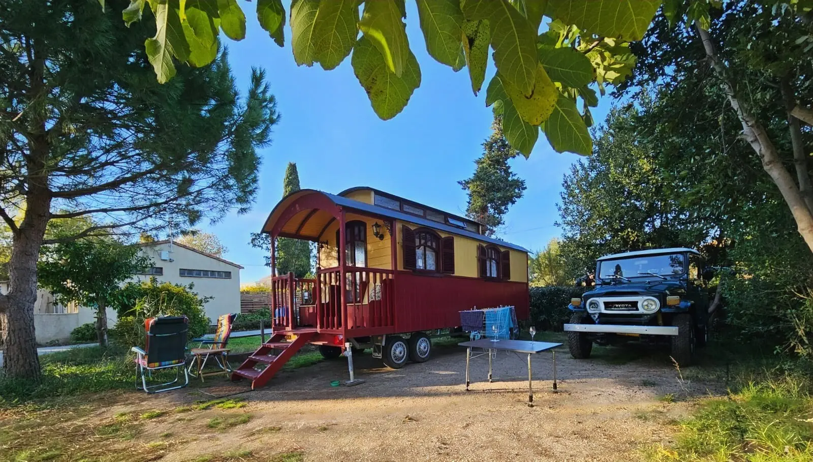 notre habitué avec sa belle roulotte camping les floralys  narbonne