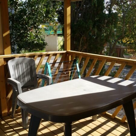 Location mobil-home confort+  au Camping les Floralys à Narbonne terasse ouverte
